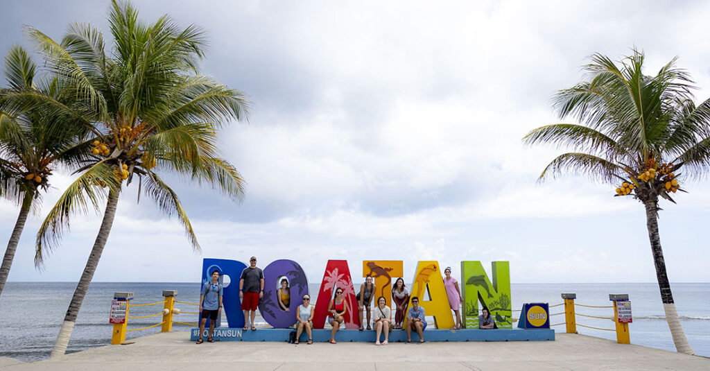 joyce students in roatan honduras during international clinical rotation